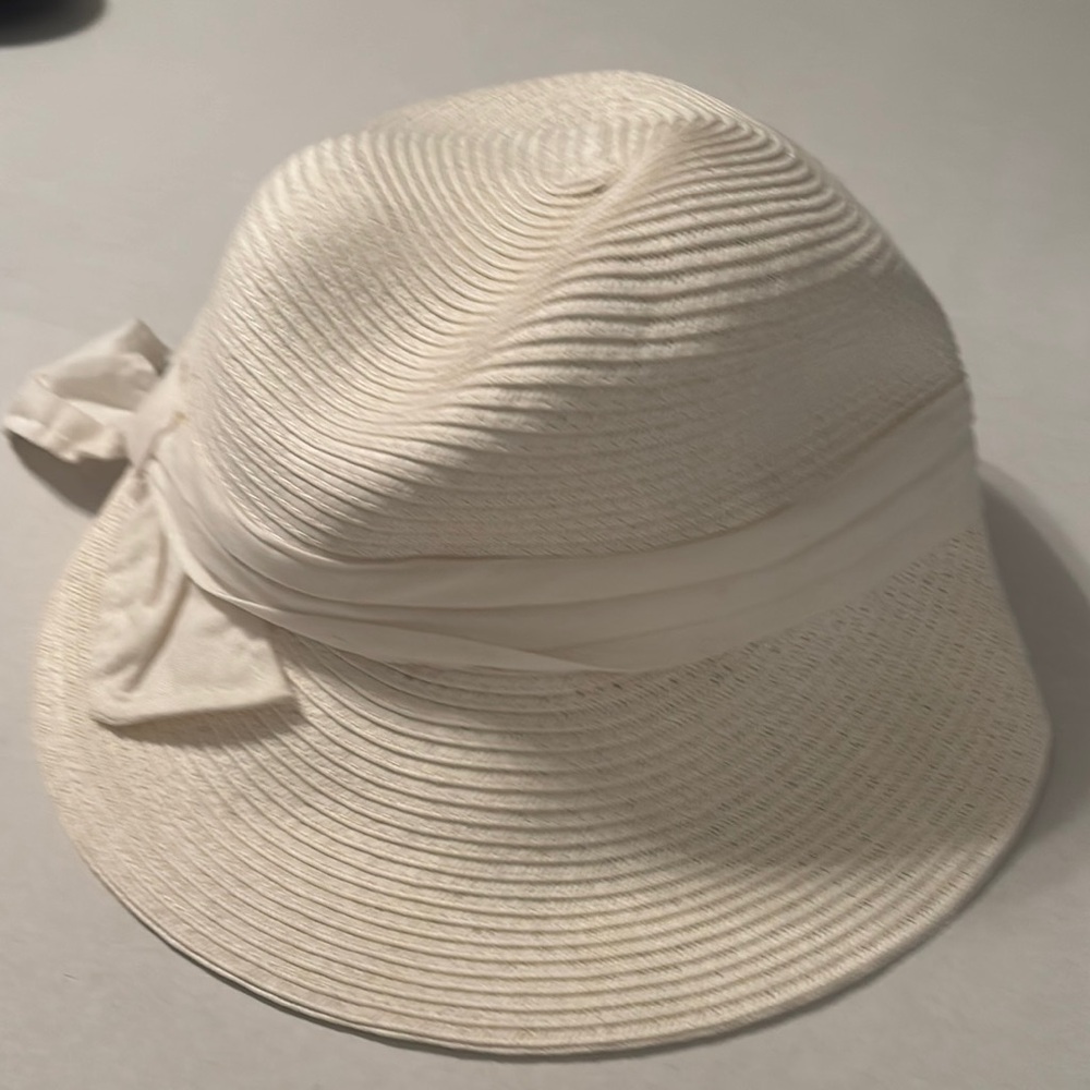 Elegant Cream Cloche Hat with Bow